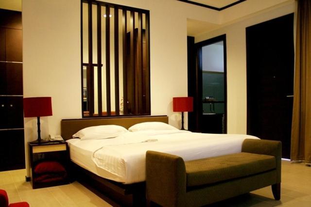 Rumah Nenek Hotel And Restaurant Padang  Chambre photo