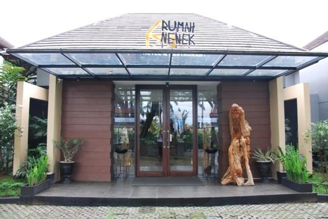 Rumah Nenek Hotel And Restaurant Padang  Extérieur photo