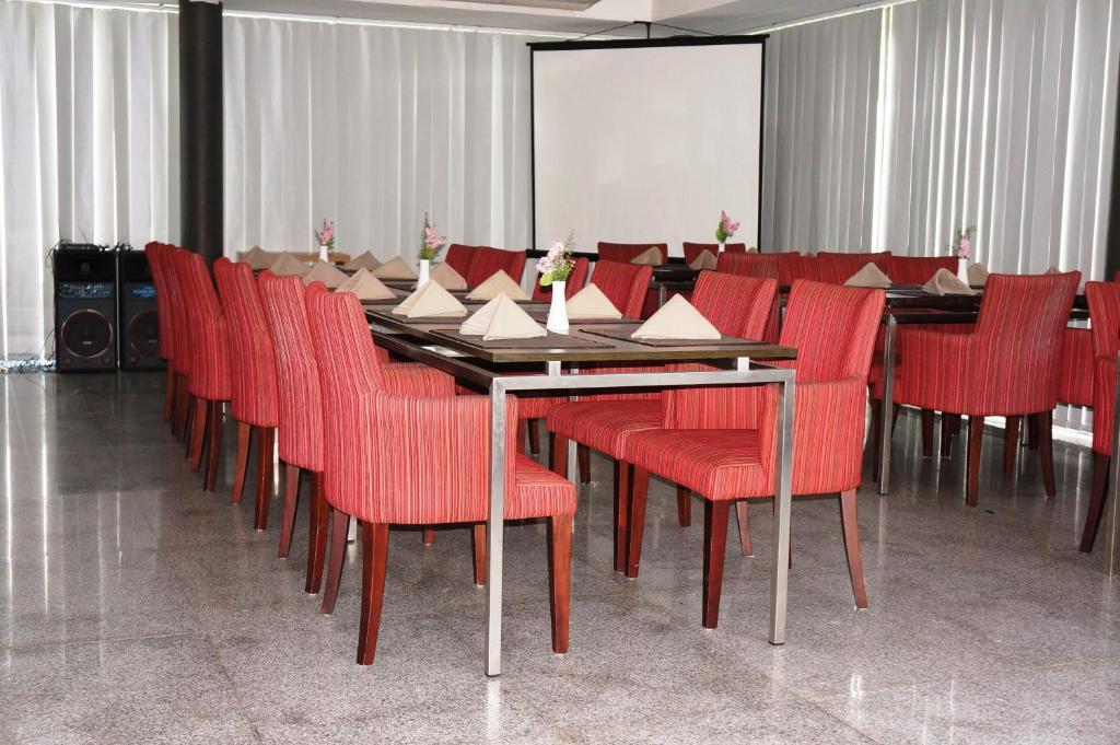 Rumah Nenek Hotel And Restaurant Padang  Extérieur photo